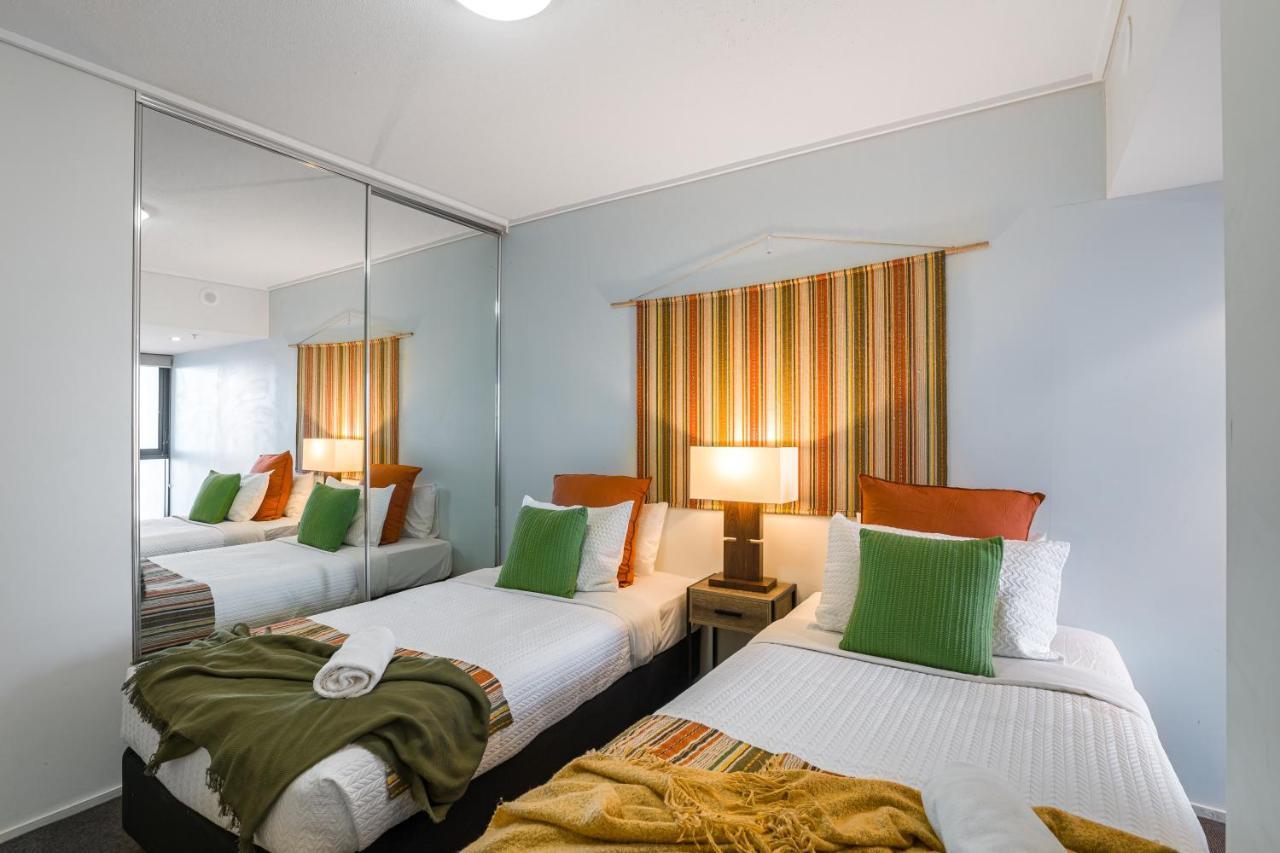 African Escape On Level 38 - Balcony With Views 브리즈번 외부 사진