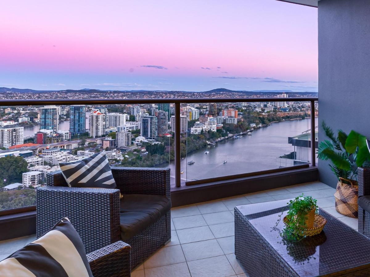 African Escape On Level 38 - Balcony With Views 브리즈번 외부 사진